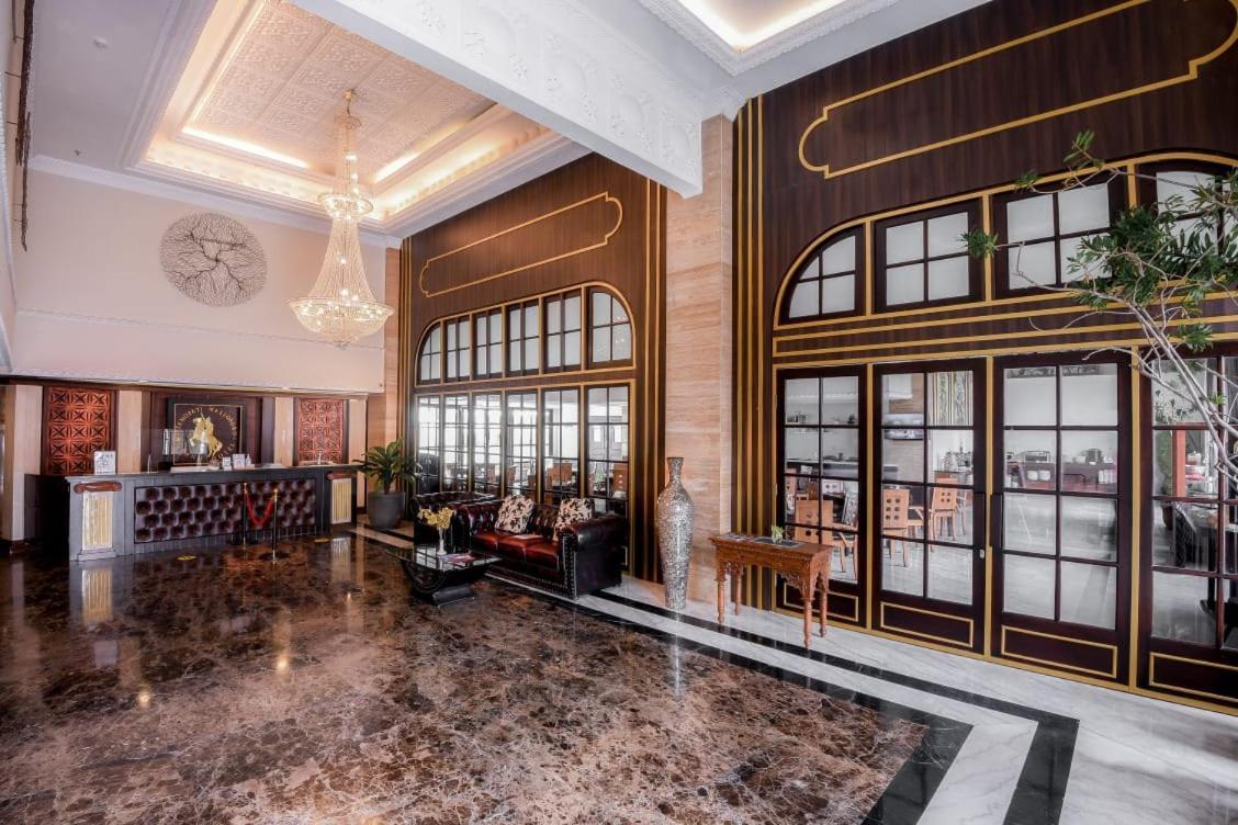 D'Senopati Malioboro Grand Hotel Yogyakarta Dış mekan fotoğraf